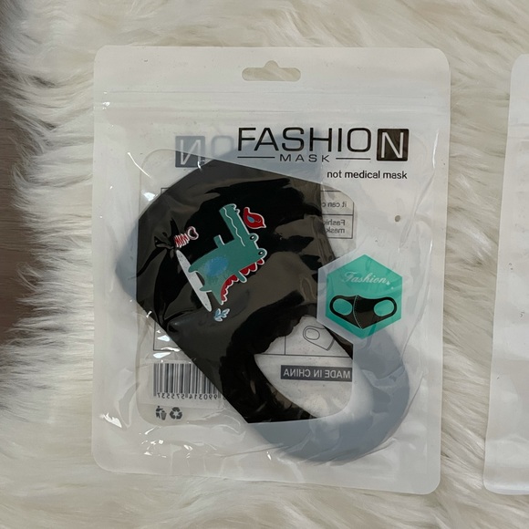 3 Pack of Kids Dinosaur Mask NWT - Picture 2 of 3